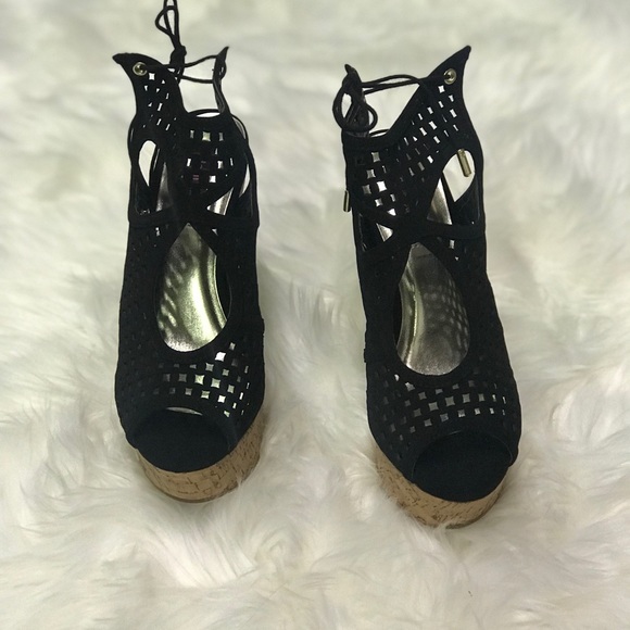 Laser cut cork wedge - Picture 4 of 5